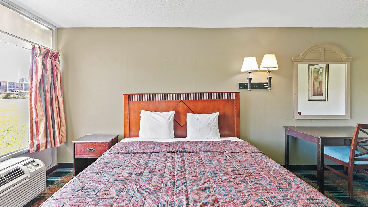 Photo of Bedroom in Hattiesburg