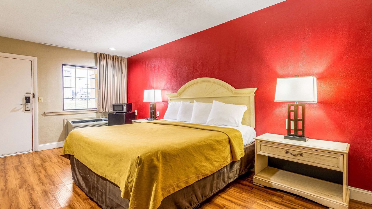 Photo of Bedroom in Berea