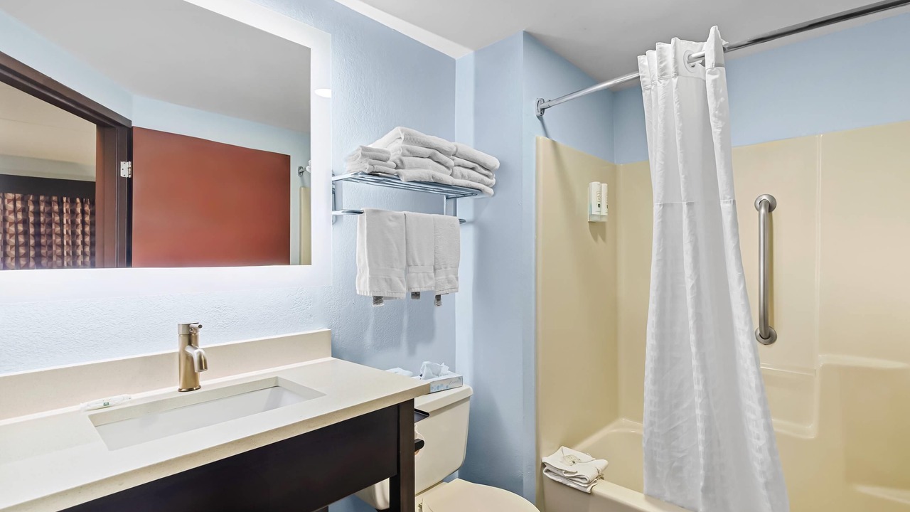 Photo of Bedroom in Lupton City