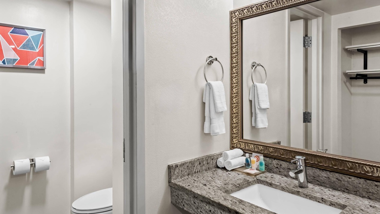 Photo of Bedroom in Lake Arbor
