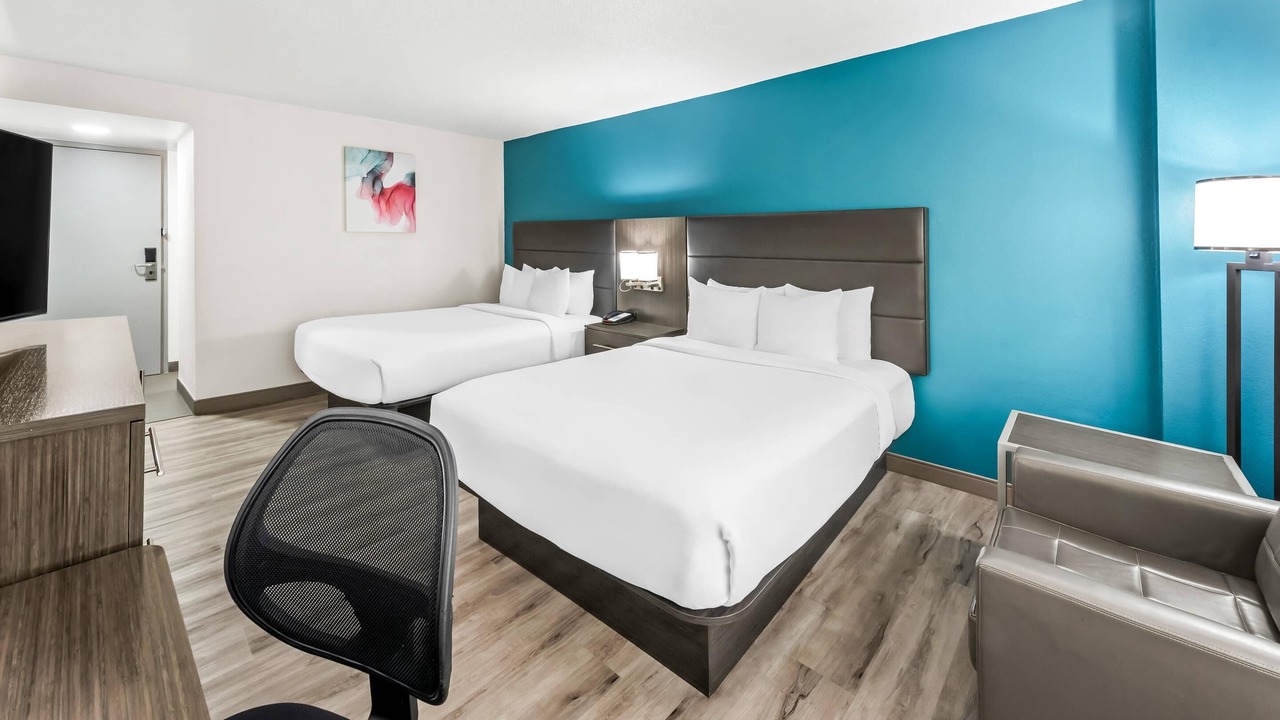 Photo of Bedroom in Lake Arbor