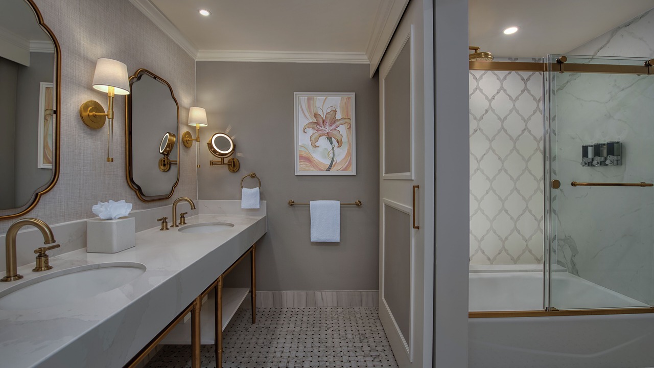 Photo of Bathroom in Bay Lake