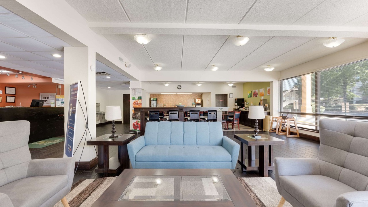Photo of Livingroom in Irondale