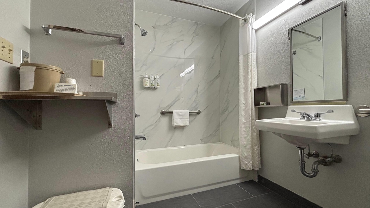 Photo of Bathroom in Marion