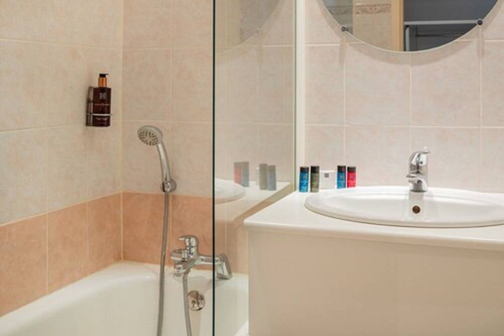 Photo of Bathroom in Albertville