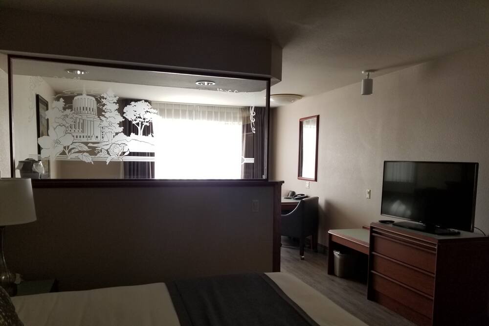 Photo of Livingroom in Salem