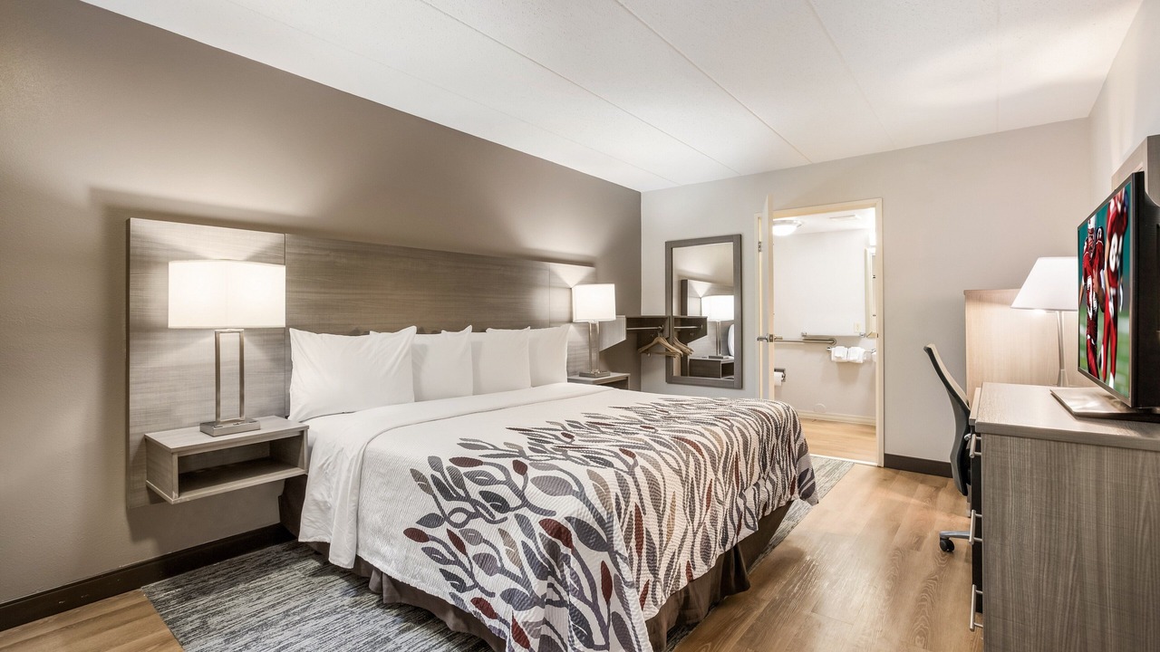 Photo of Bedroom in Lansing