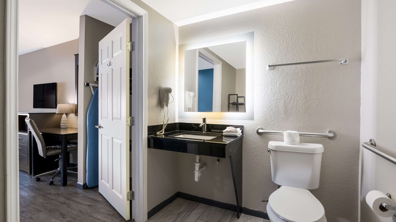 Photo of Bathroom in Spring
