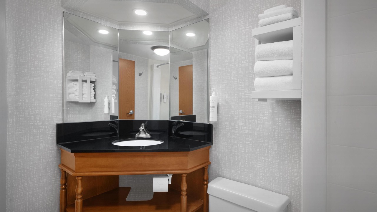 Photo of Bathroom in Green Tree