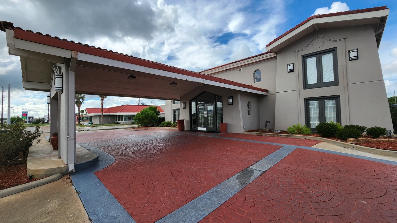 Photo of Outdoor in Clute