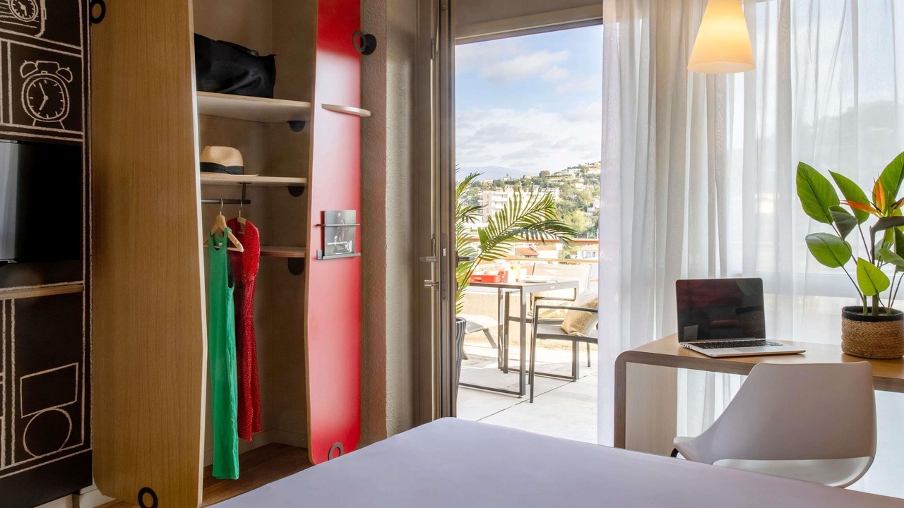 Photo of Bedroom in Cannes La Bocca