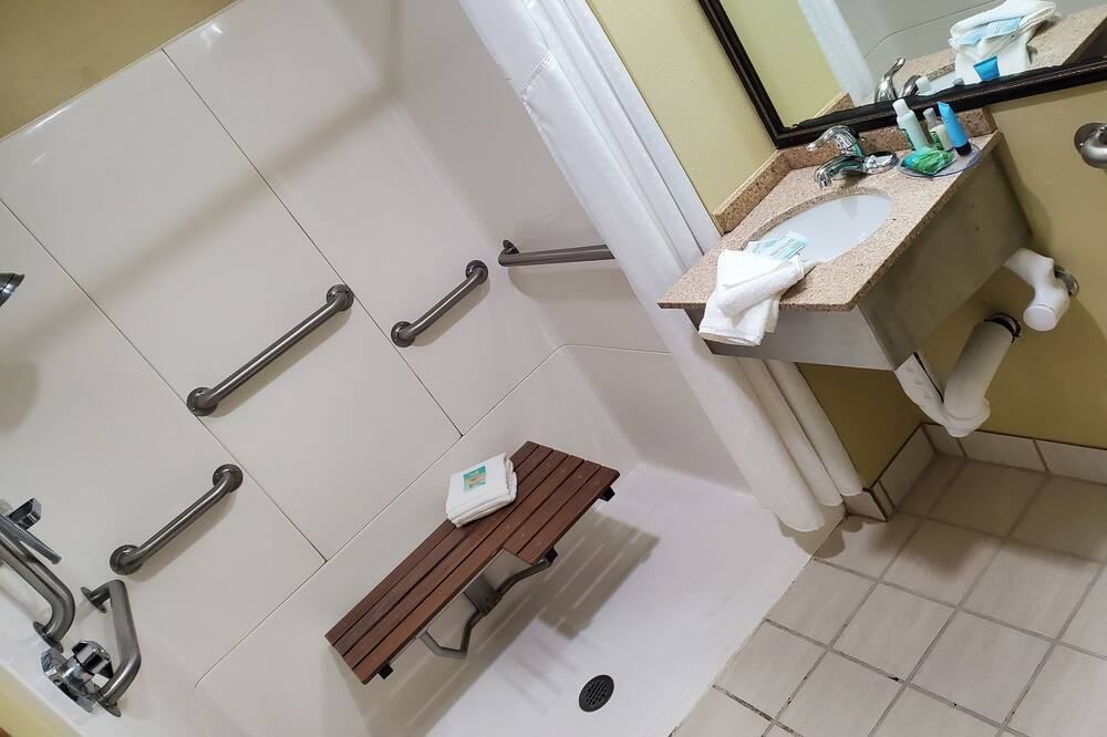 Photo of Bathroom in Bemidji