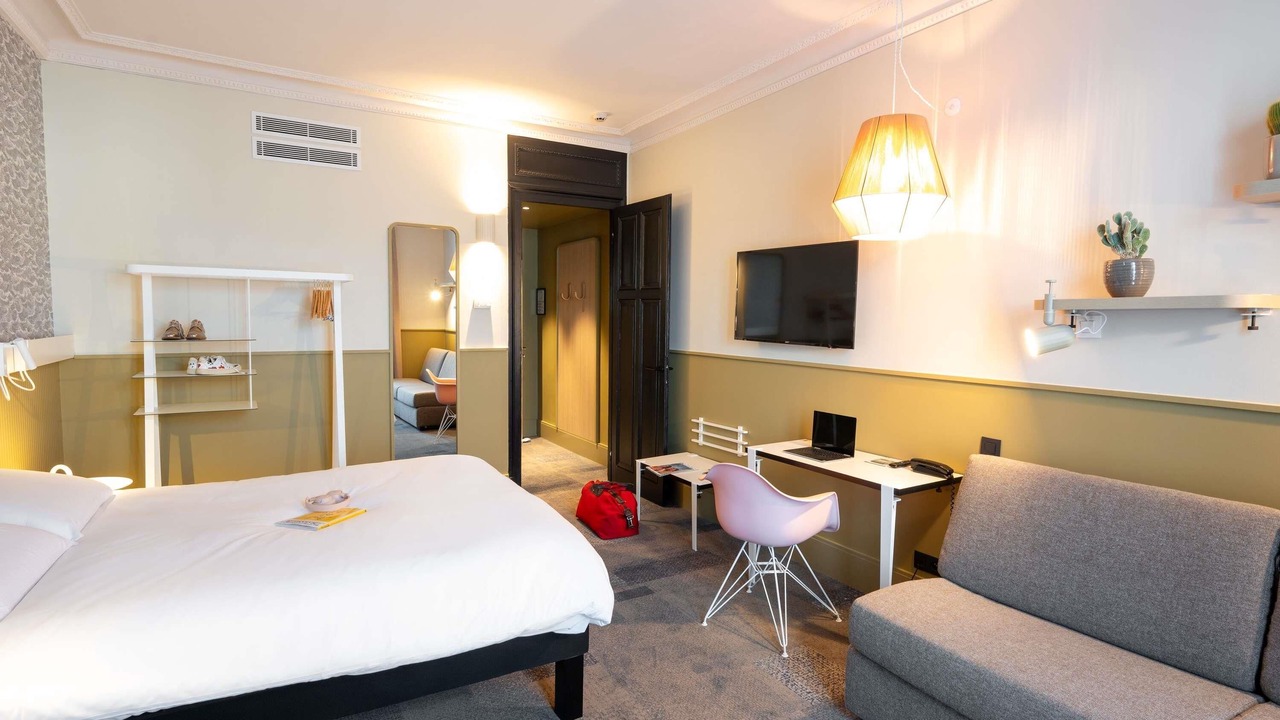 Photo of Bedroom in 2nd Arrondissement