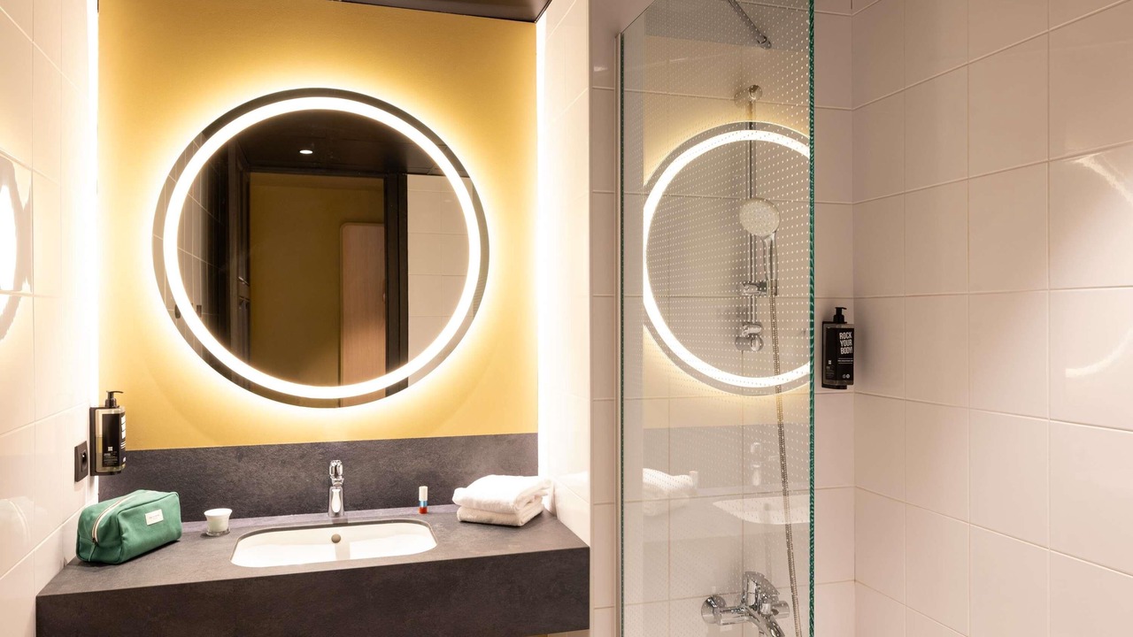 Photo of Others in 2nd Arrondissement