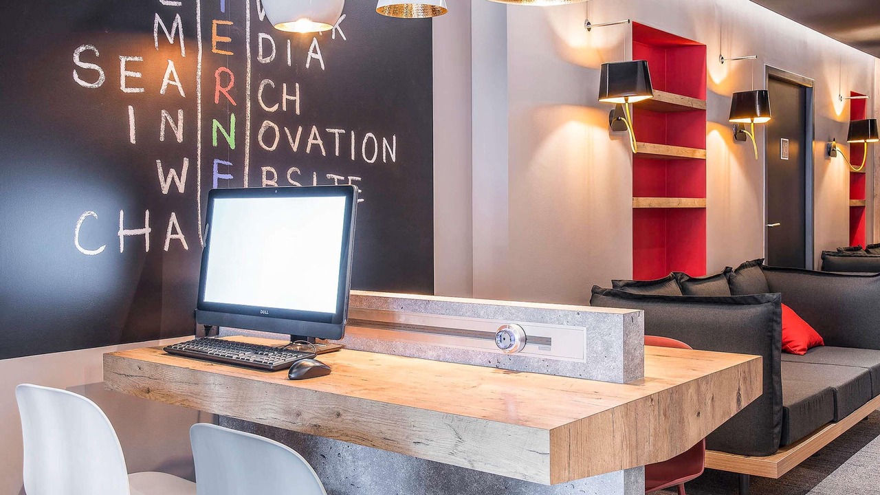 Photo of Others in 2nd Arrondissement