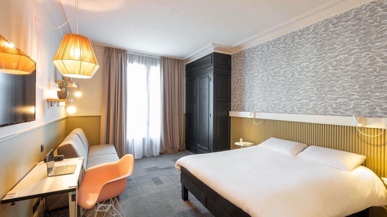 Photo of Bedroom in 2nd Arrondissement