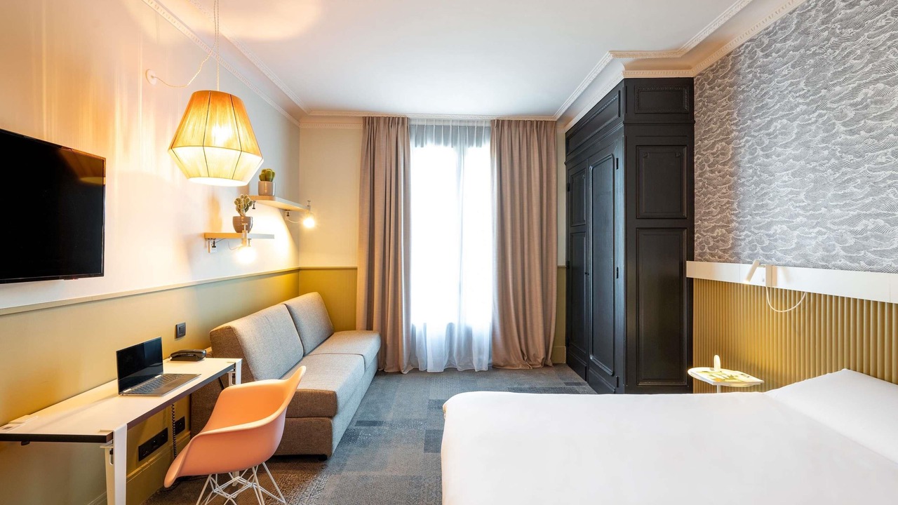 Photo of Bedroom in 2nd Arrondissement