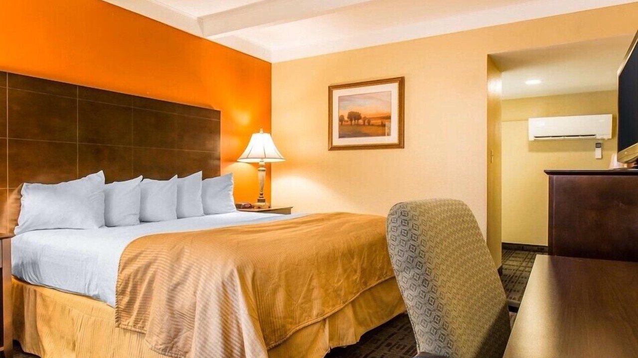 Photo of Bedroom in Hamden