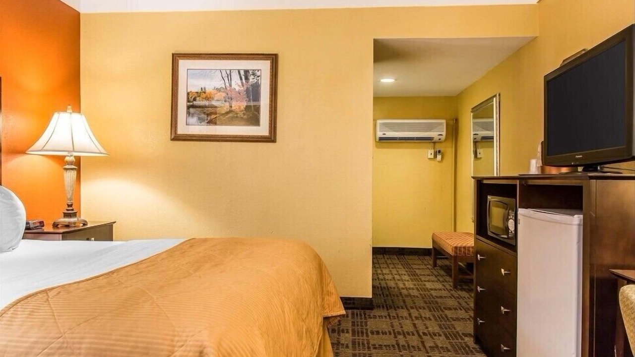 Photo of Bedroom in Hamden