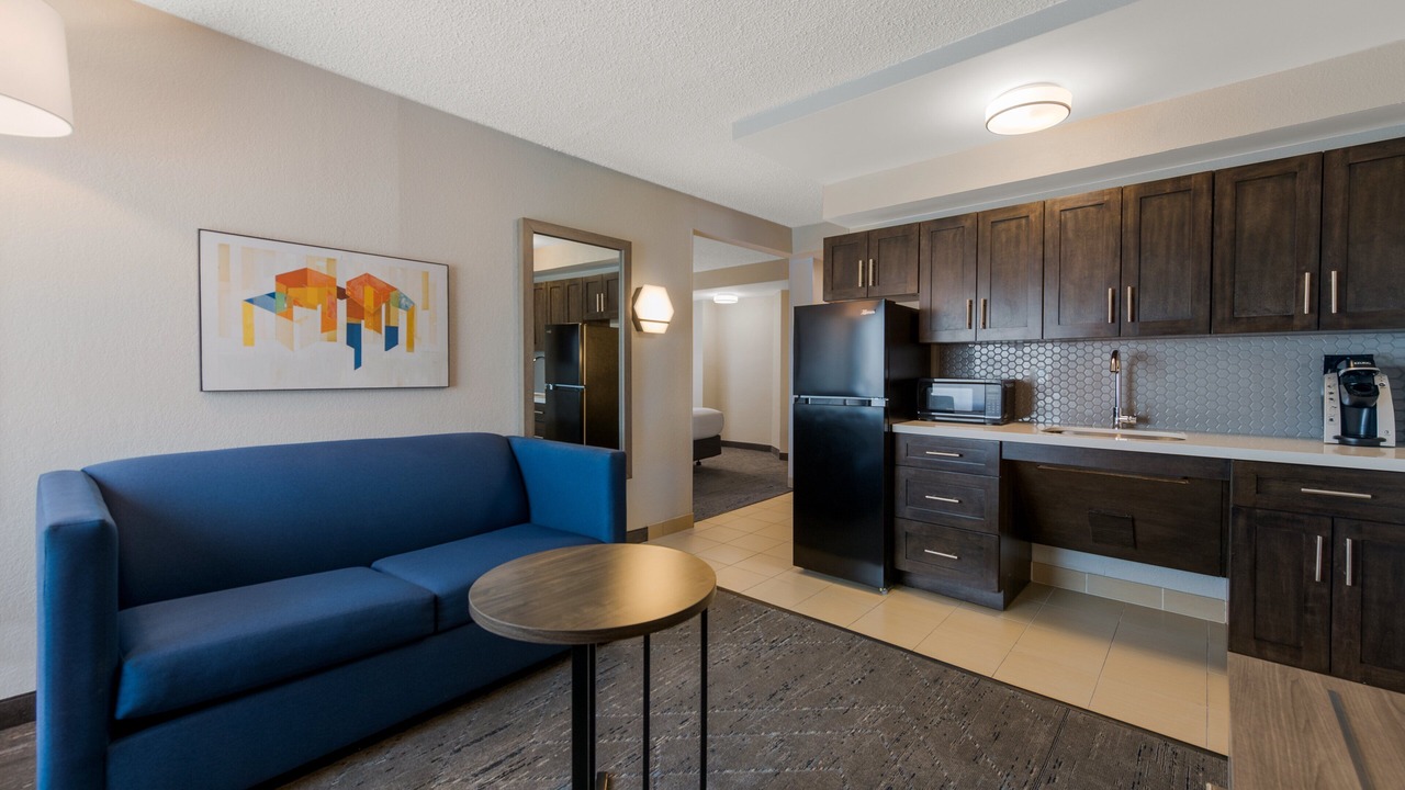 Photo of Bedroom in Coliseum Central