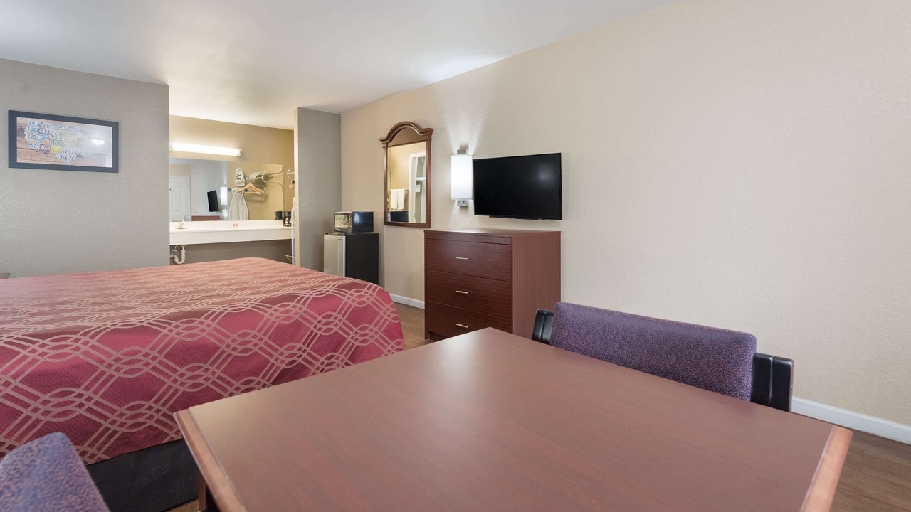 Photo of Bedroom in Thomaston