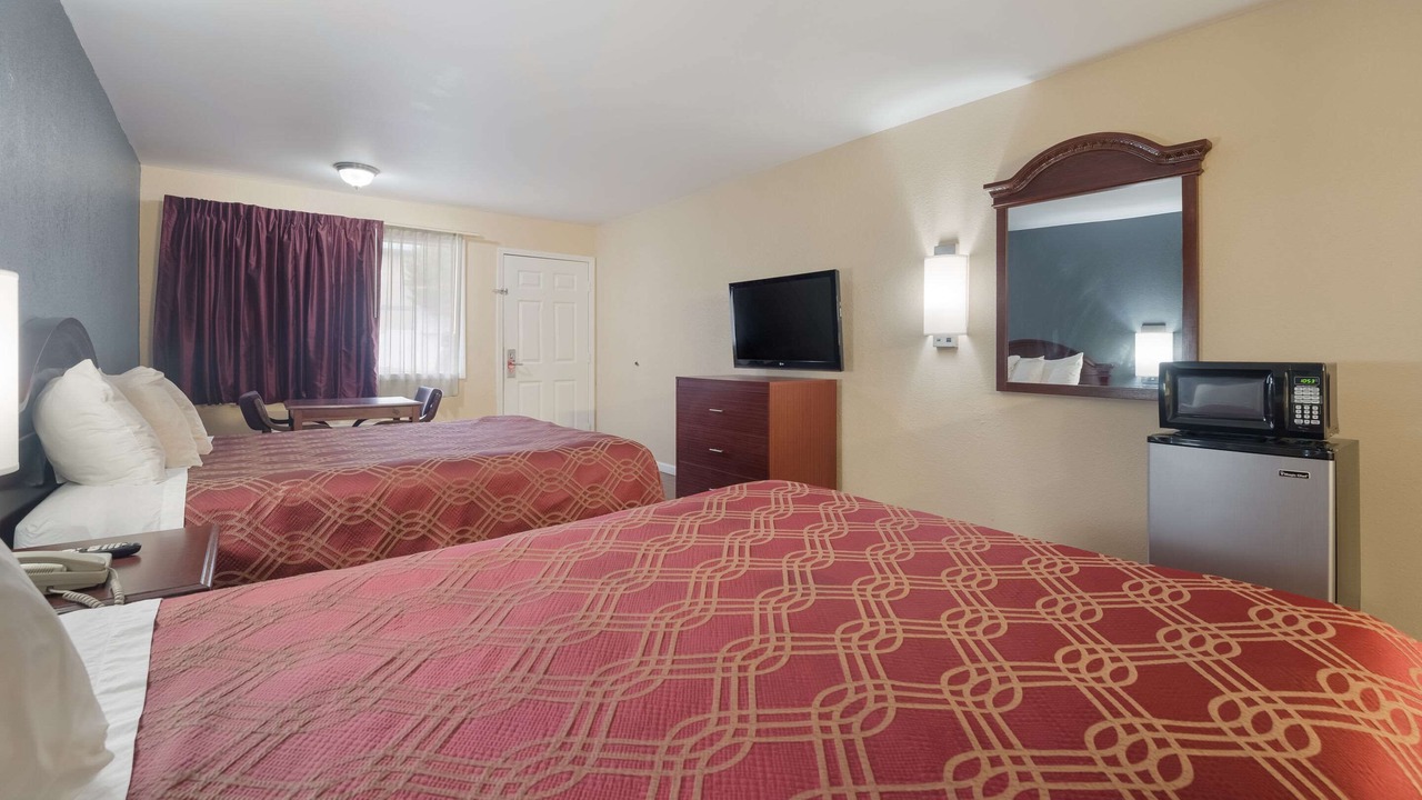 Photo of Bedroom in Thomaston