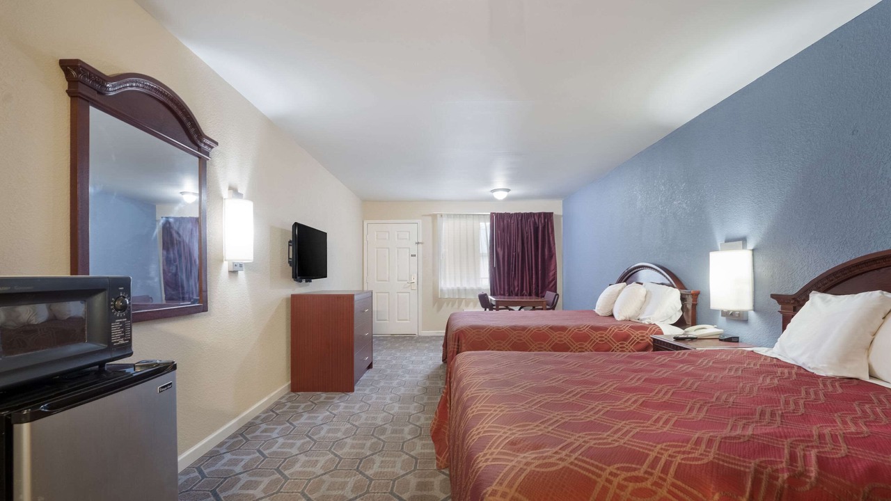 Photo of Bedroom in Thomaston
