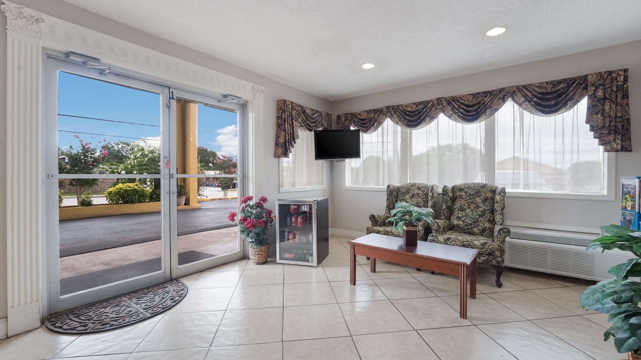 Photo of Livingroom in Thomaston