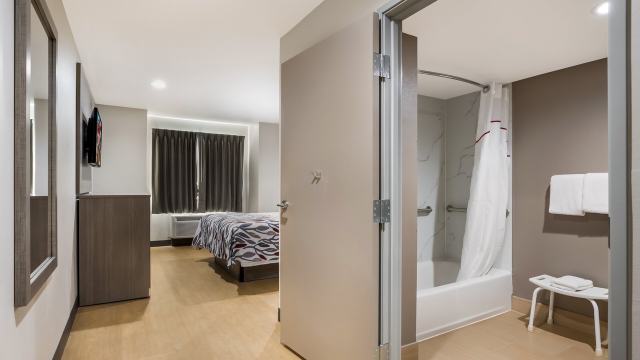 Photo of Bedroom in Sulphur
