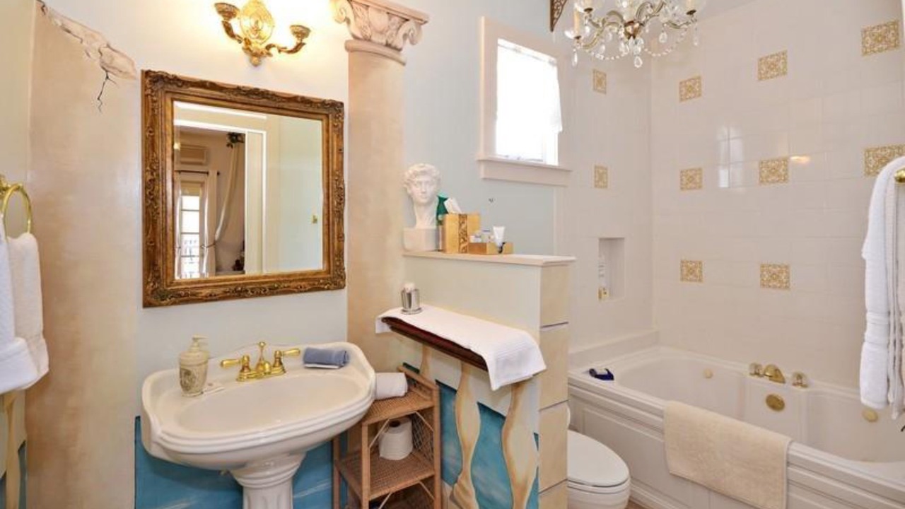 Photo of Bathroom in Parrot Cove