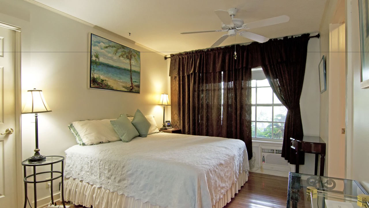 Photo of Bedroom in Parrot Cove