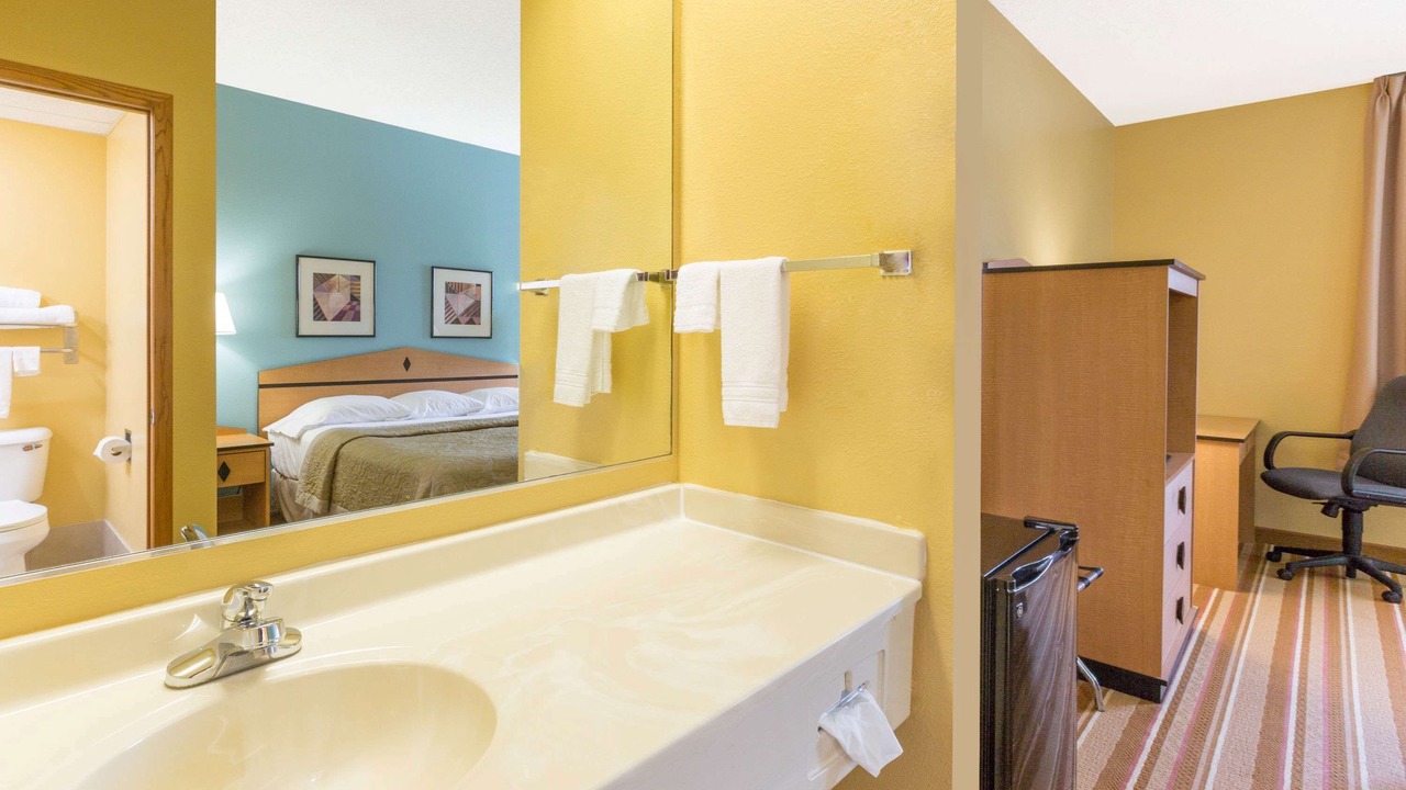 Photo of Bathroom in Clarinda
