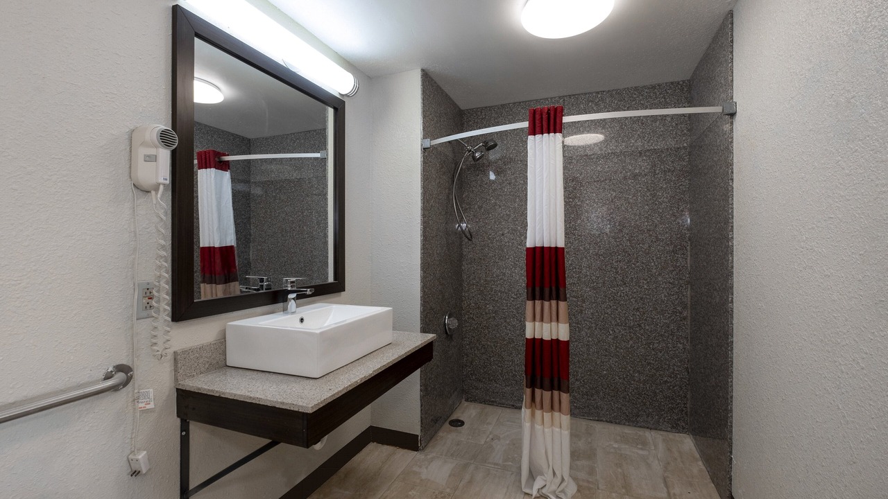Photo of Bathroom in Kenly