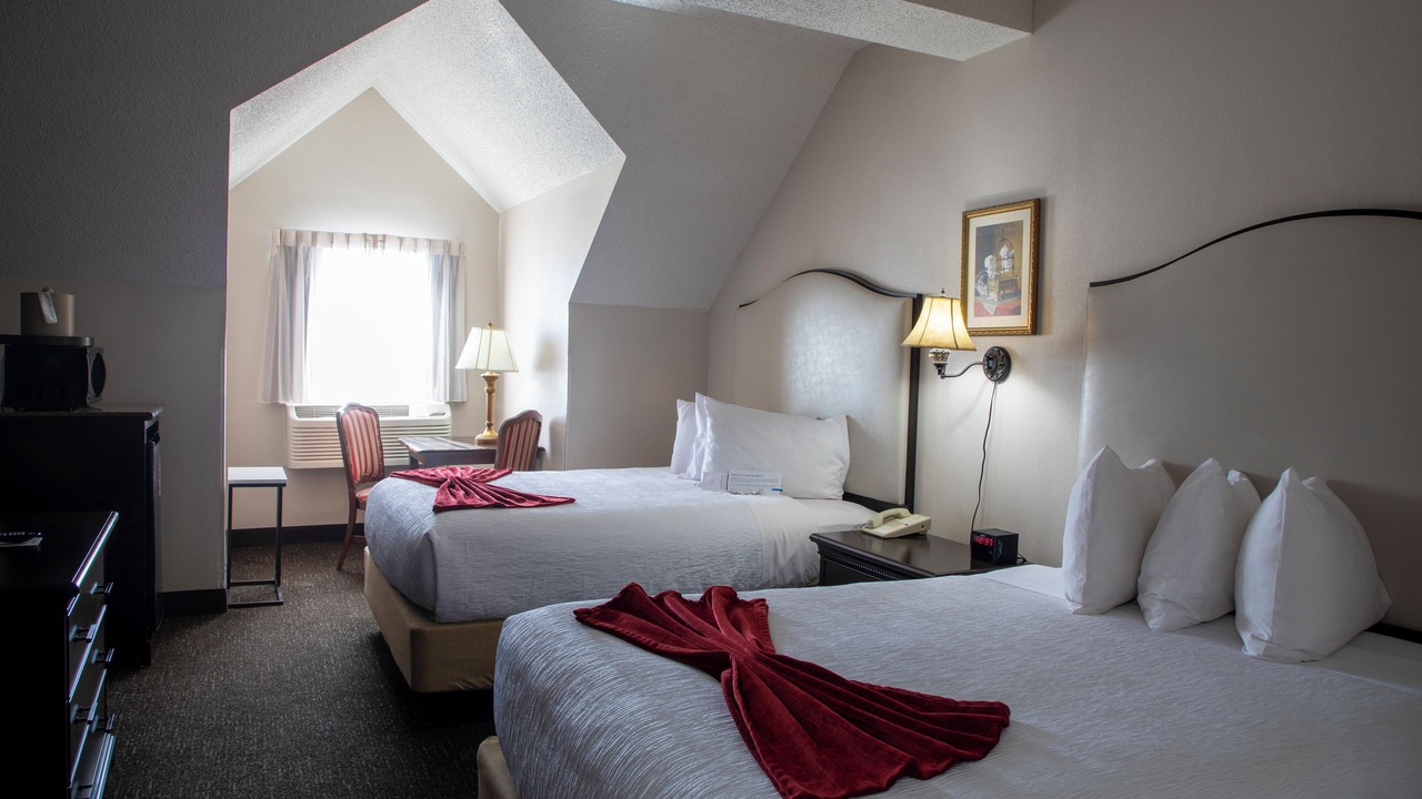 Photo of Bedroom in Branson Theater District