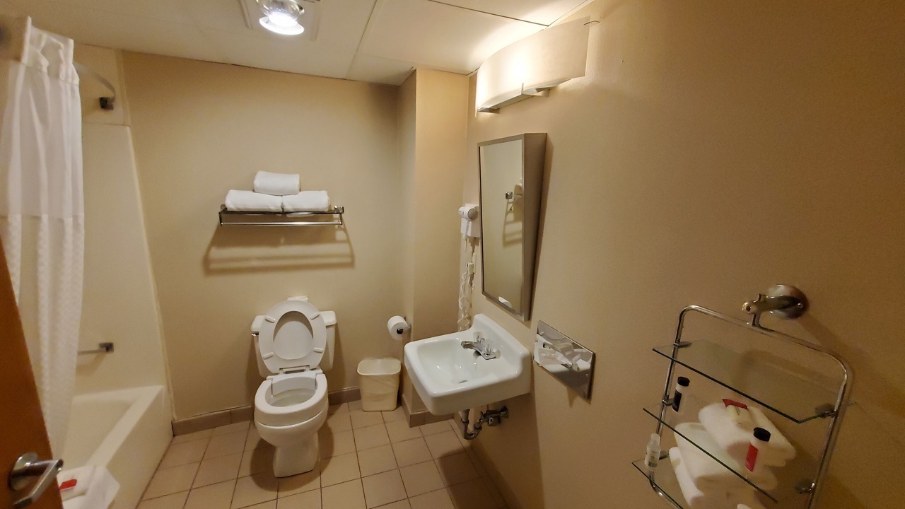 Photo of Bathroom in Conning Towers Nautilus Park