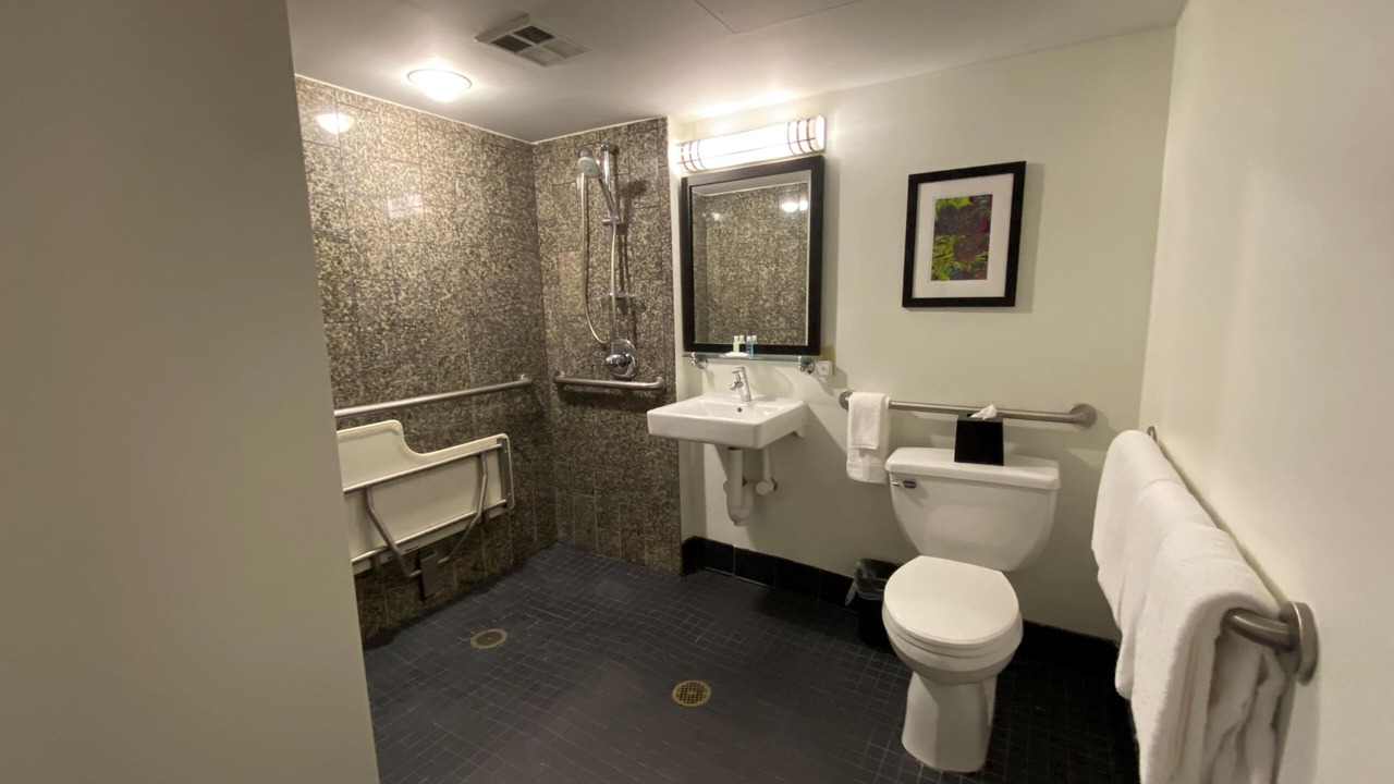 Photo of Bathroom in Kenner - Louis Armstrong International Airport