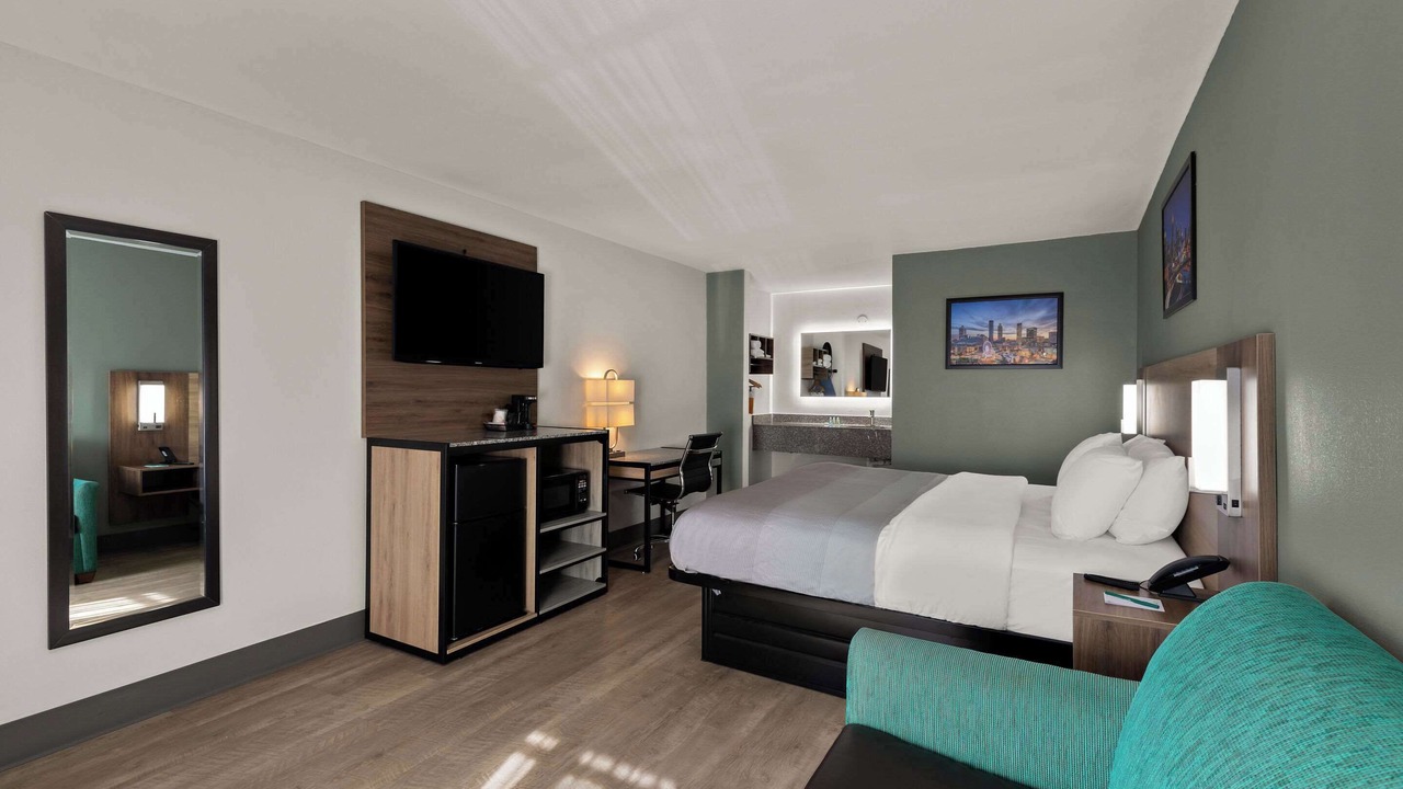 Photo of Others in Monroe