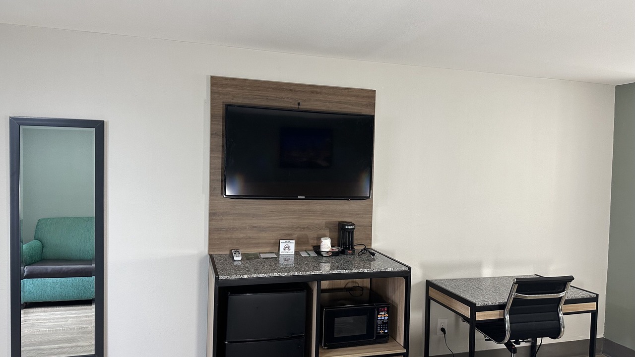 Photo of Others in Monroe