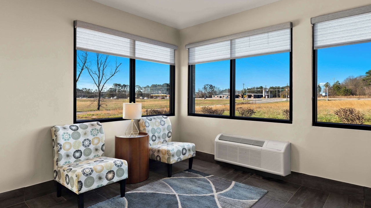 Photo of Livingroom in Monroe