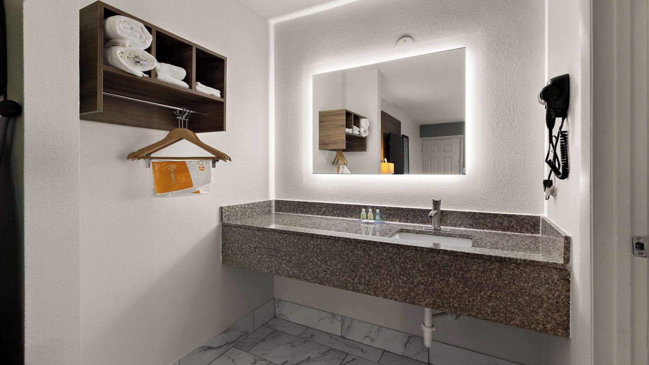 Photo of Others in Monroe