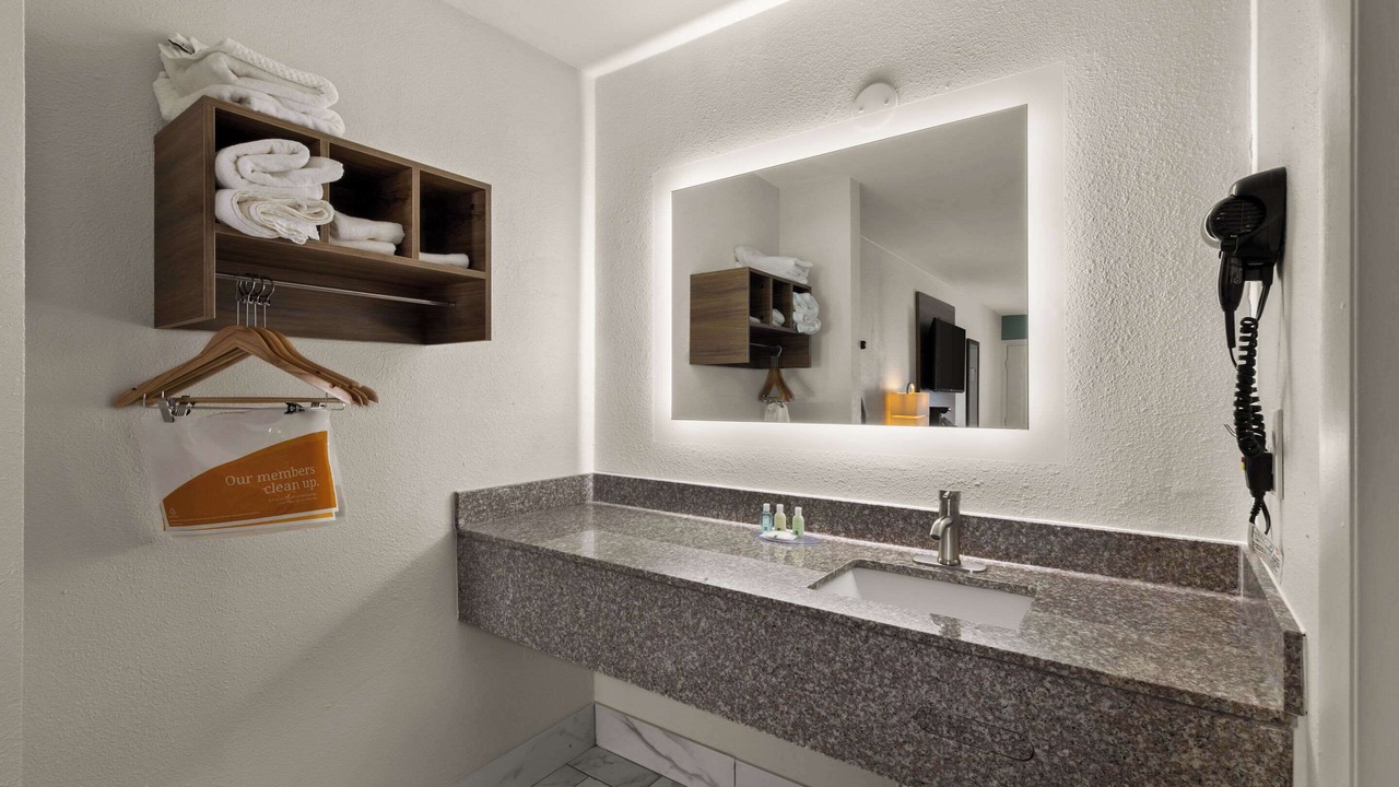 Photo of Others in Monroe