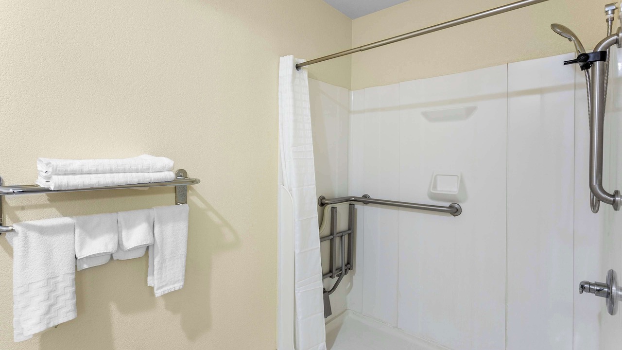 Photo of Bathroom in Oglesby