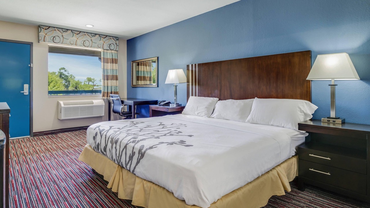 Photo of Bedroom in Enid