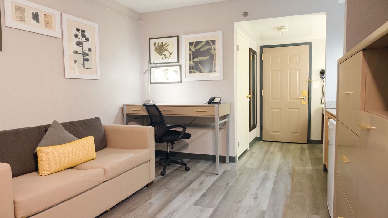 Photo of Bedroom in Ludlam