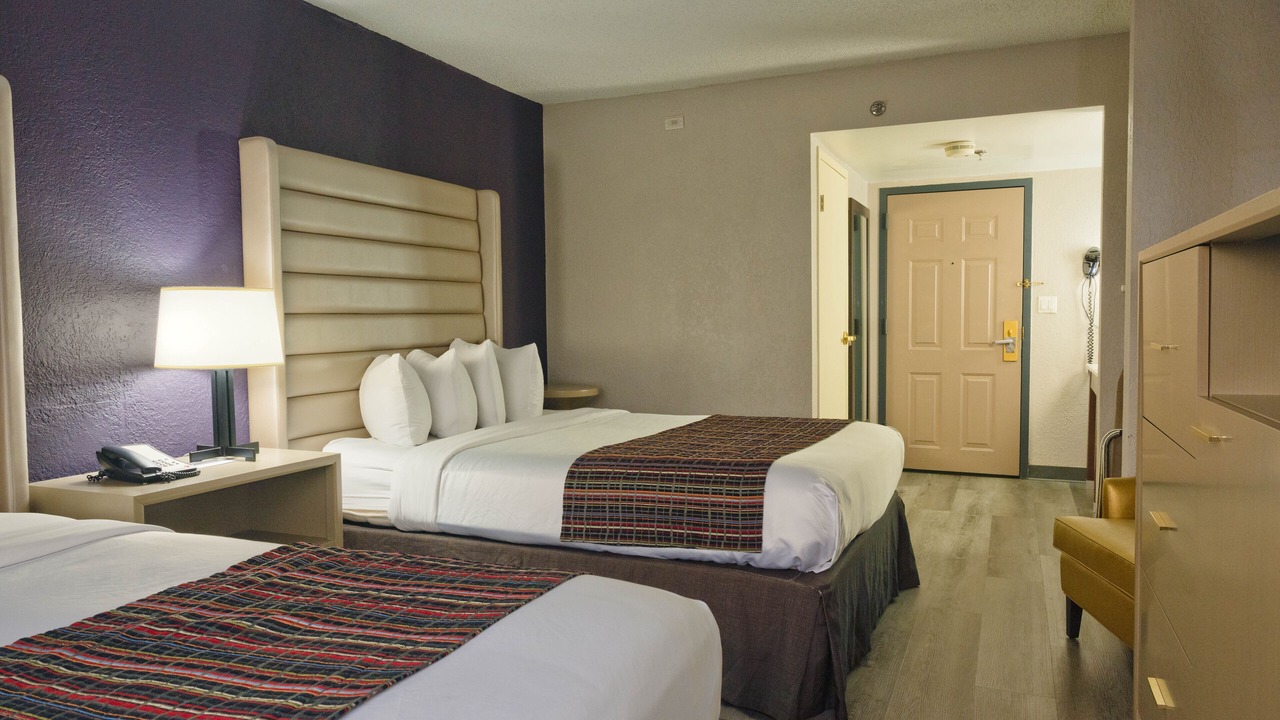 Photo of Bedroom in Ludlam