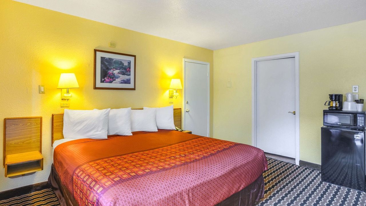 Photo of Bedroom in Metairie