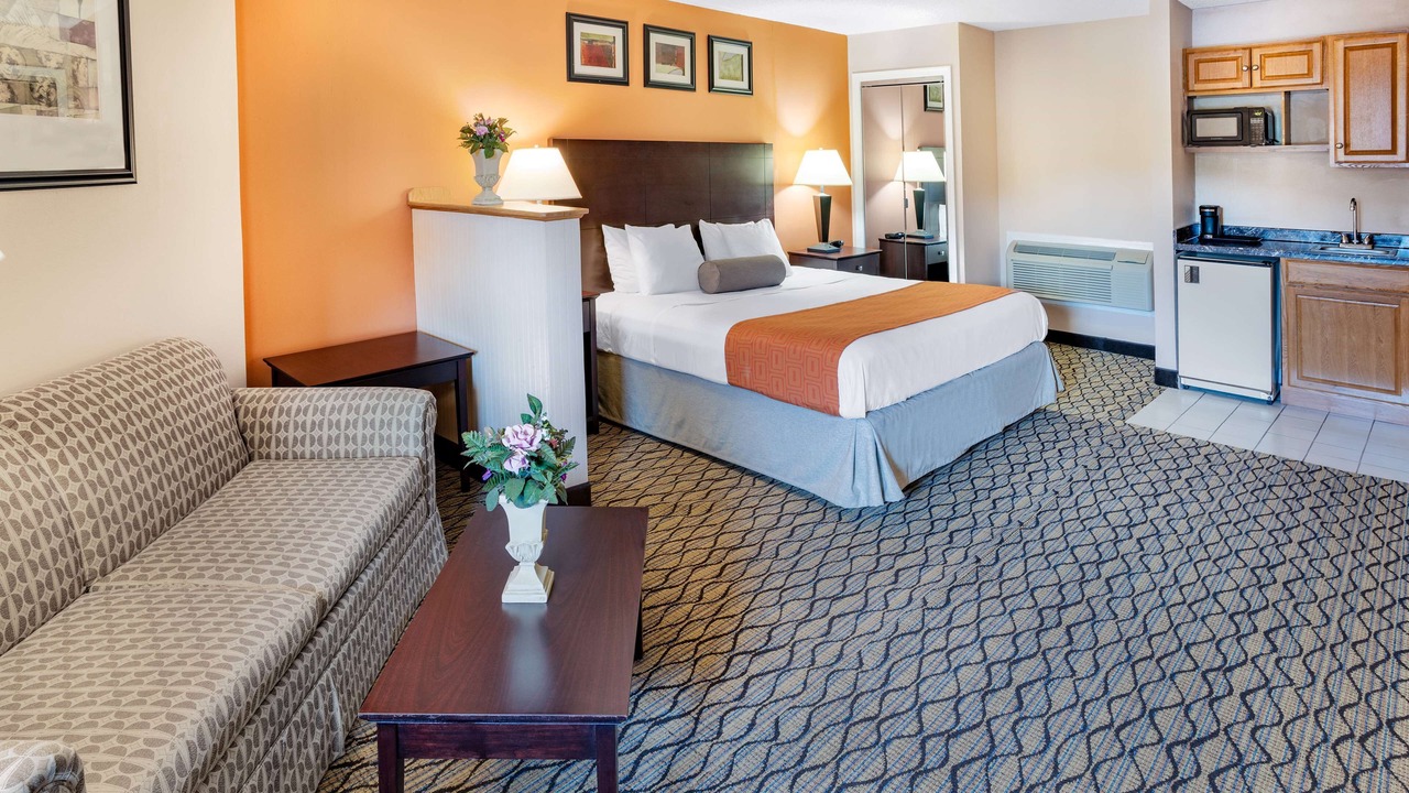 Photo of Livingroom in Lenox