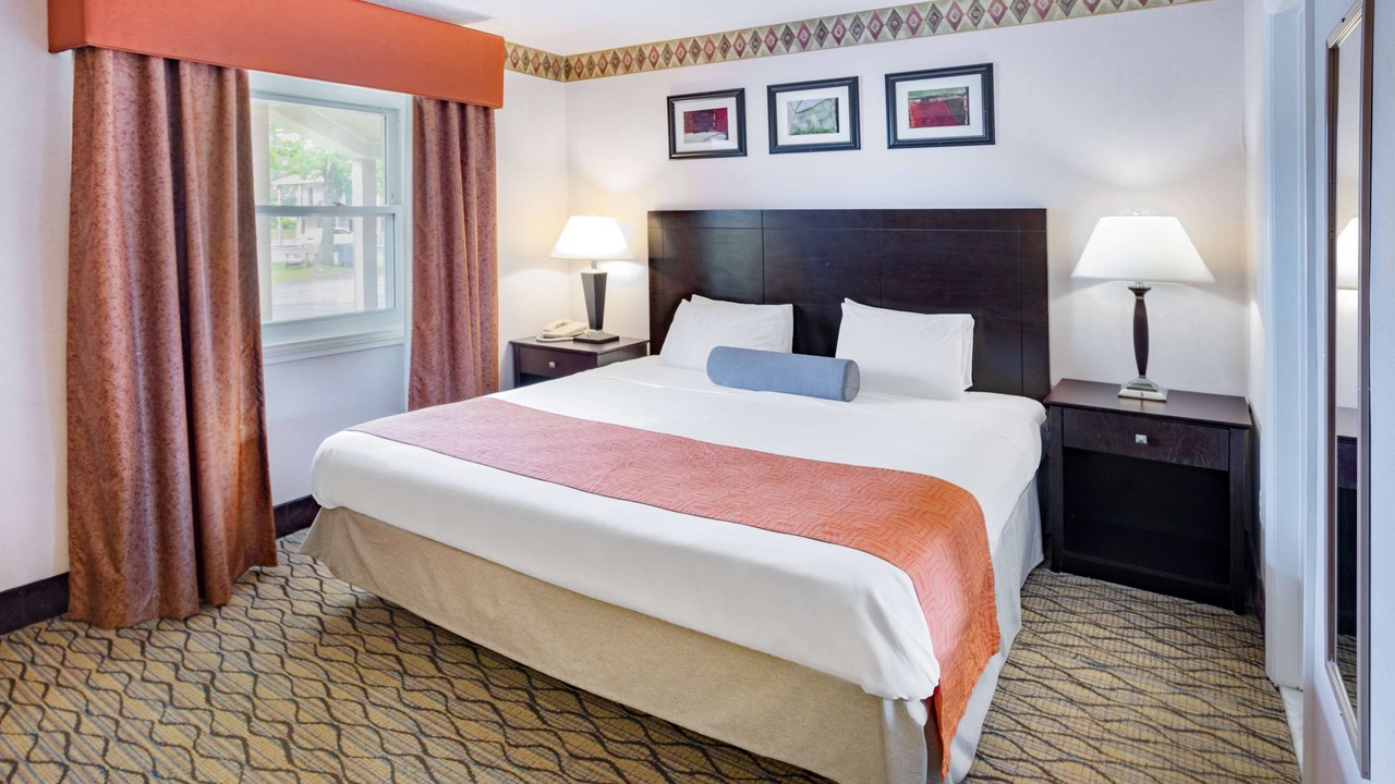 Photo of Bedroom in Lenox