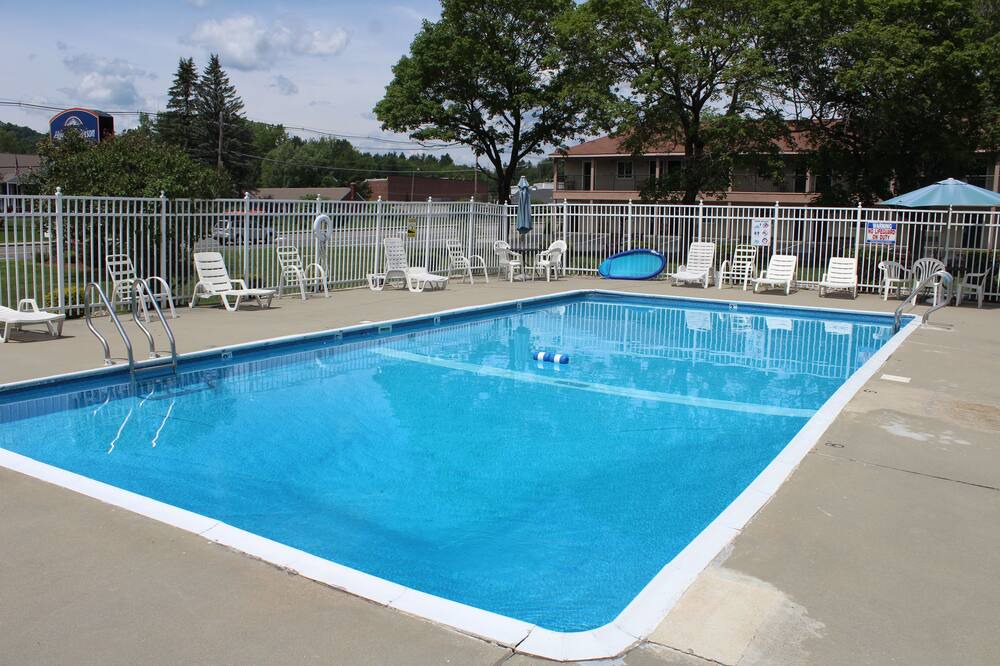 Photo of Outdoor in Lenox