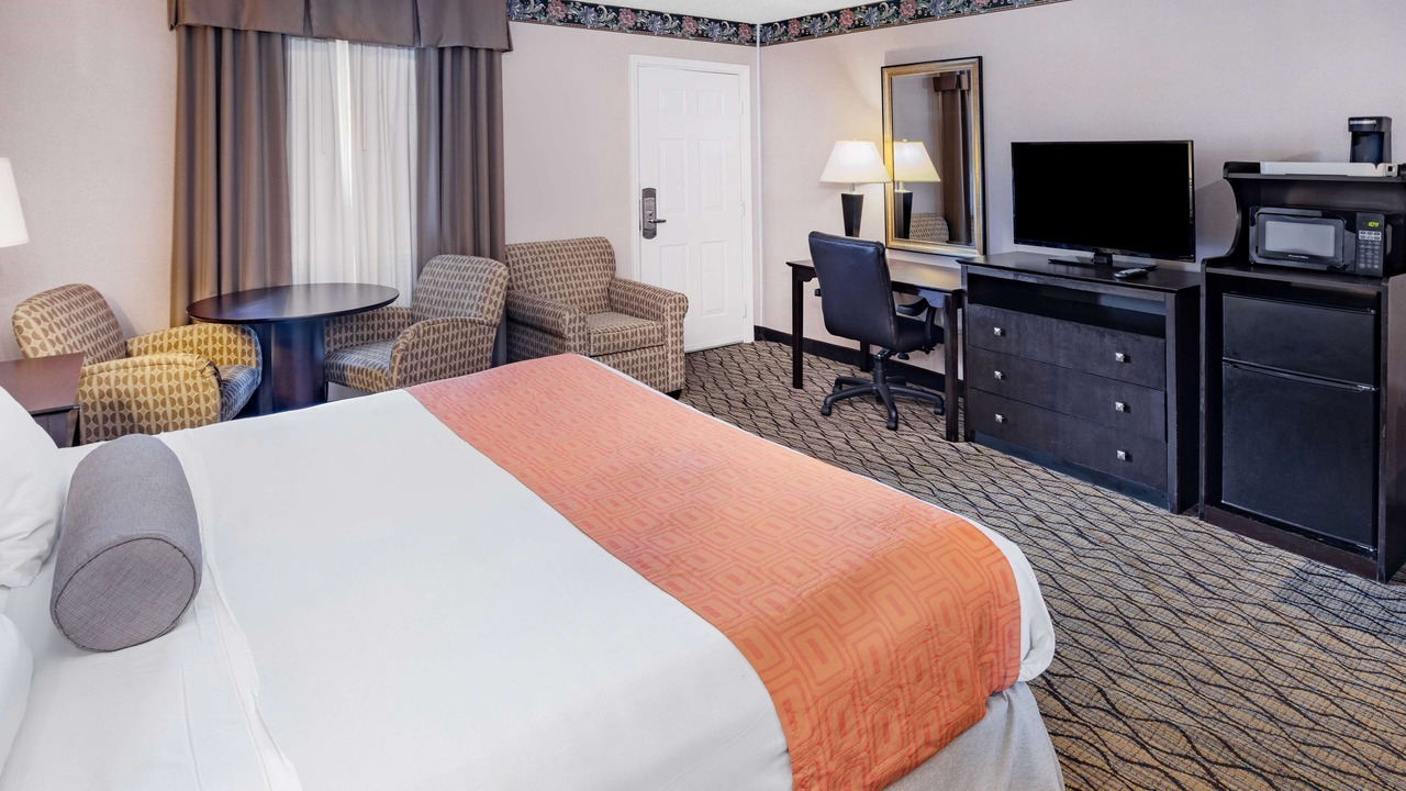 Photo of Bedroom in Lenox